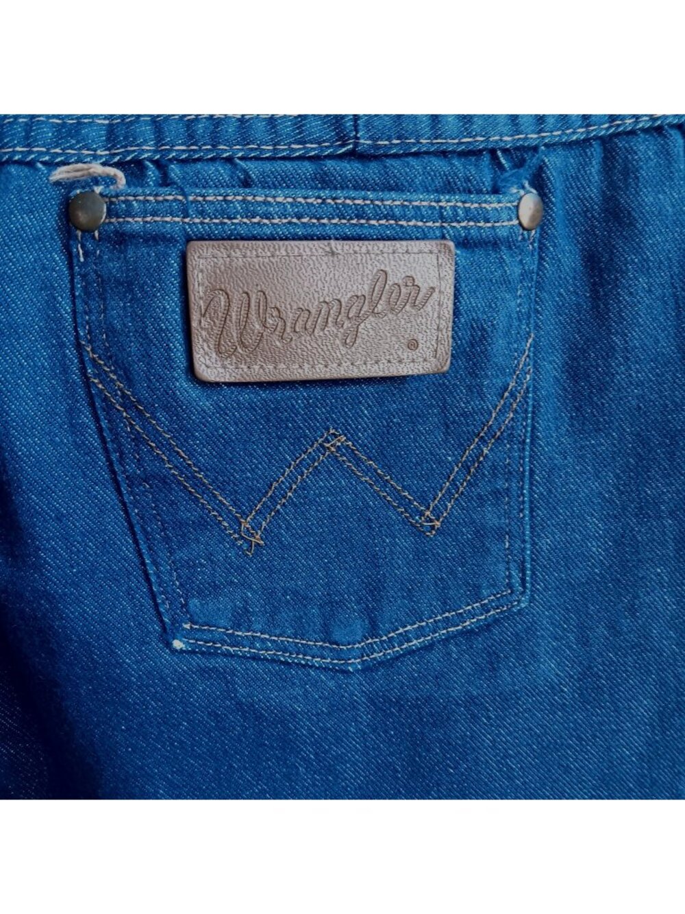 27" Vintage Cutoff Shorts 13/14 Wrangler Womens Denim Frayed 1970's USA Farmgirl